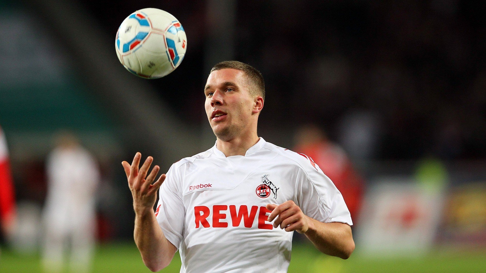 体育新闻中心拓展AI写作在赛事报道中的应用场景，优秀体育新闻报道文章